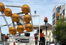 РАДОВИ НА ОДРЖАВАЊУ ХОРИЗОНТАЛНЕ САОБРАЋАЈНЕ СИГНАЛИЗАЦИЈЕ У ГРАДУ СРЕМСКА МИТРОВИЦА