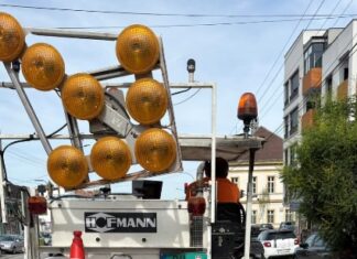 РАДОВИ НА ОДРЖАВАЊУ ХОРИЗОНТАЛНЕ САОБРАЋАЈНЕ СИГНАЛИЗАЦИЈЕ У ГРАДУ СРЕМСКА МИТРОВИЦА